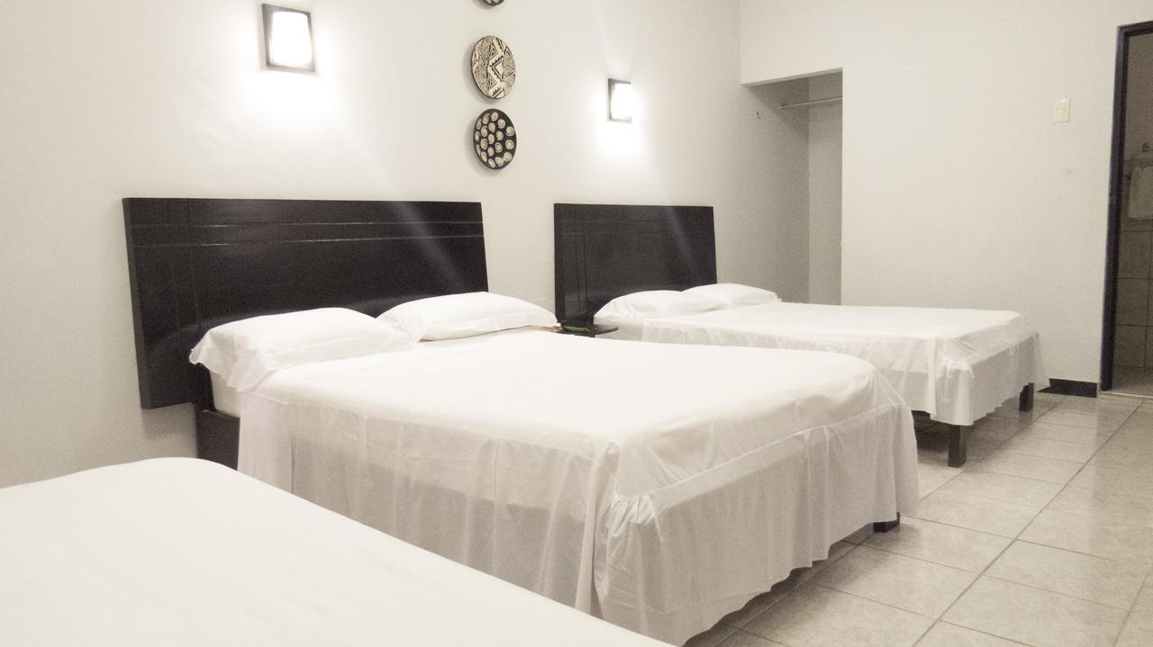Jer'S Hostal Тумбес Экстерьер фото
