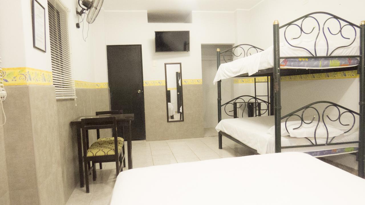 Jer'S Hostal Тумбес Экстерьер фото