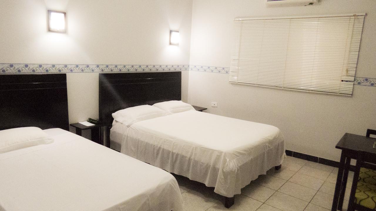Jer'S Hostal Тумбес Экстерьер фото