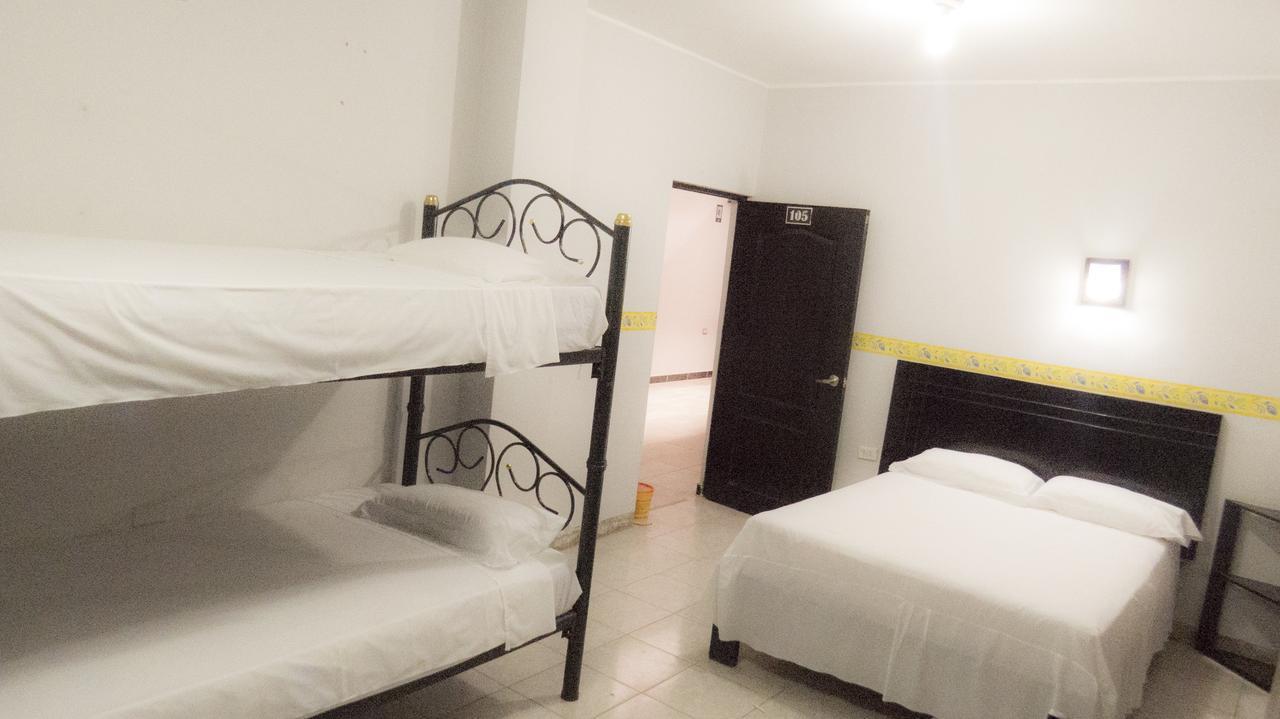 Jer'S Hostal Тумбес Экстерьер фото