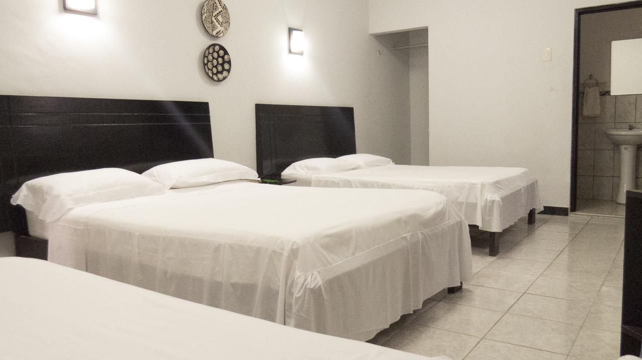 Jer'S Hostal Тумбес Экстерьер фото