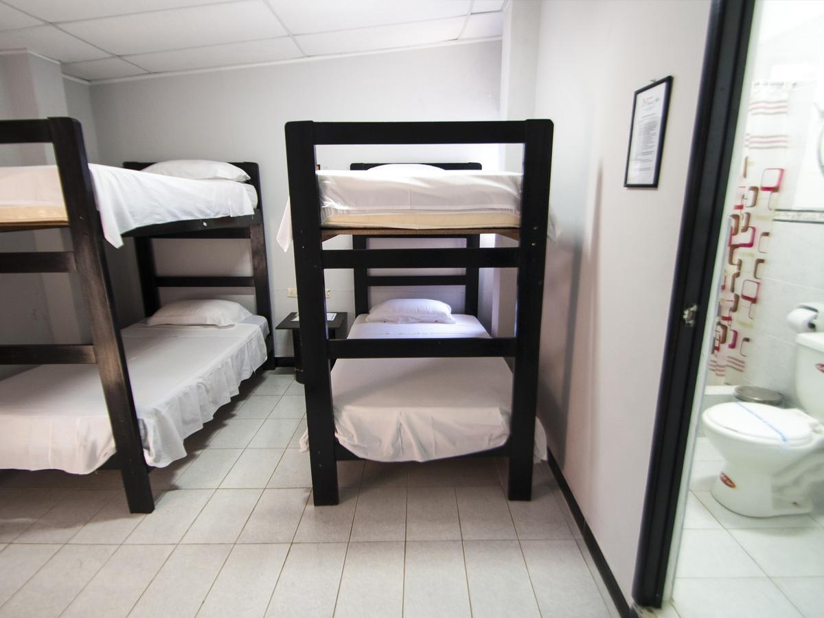 Jer'S Hostal Тумбес Экстерьер фото