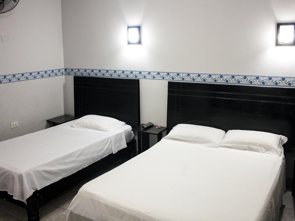 Jer'S Hostal Тумбес Экстерьер фото