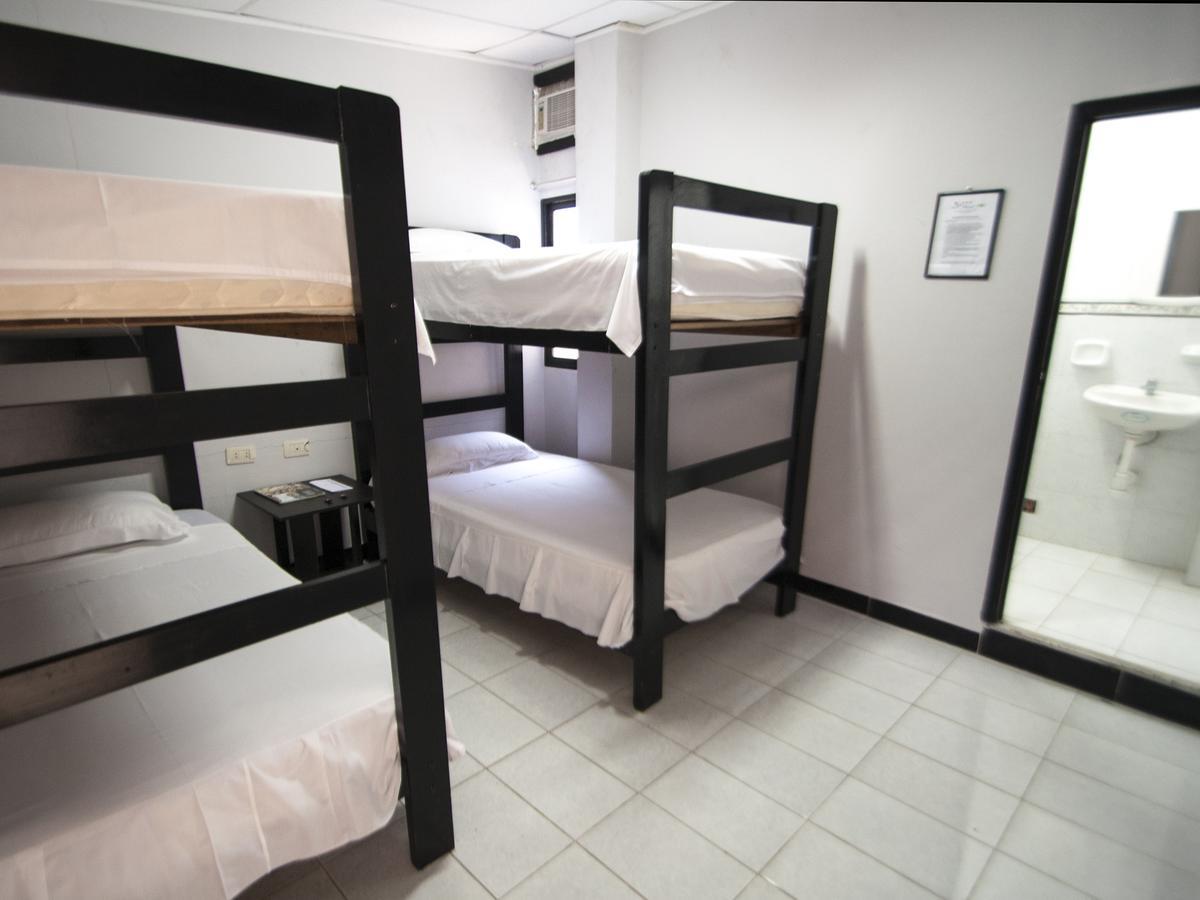 Jer'S Hostal Тумбес Экстерьер фото